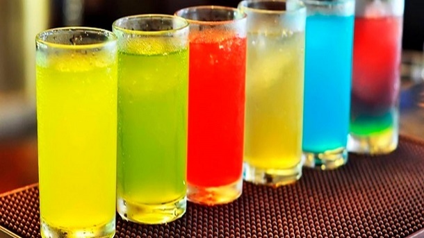 ۴ نوشیدنی پرطرفدار که عمرتان را کم می‌کند