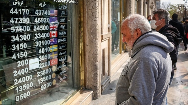 قیمت دلار تحت حمایت اخبار غیر‌رسمی