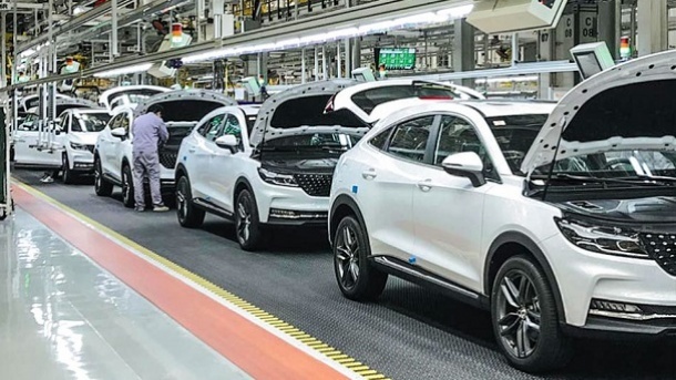 شکایت خودروسازان از شورای رقابت به دیوان عدالت