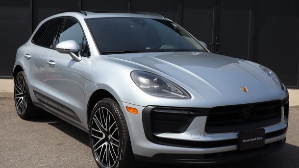 بزودی خودروهای لوکس بازیکنان فوتبال ترخیص میشوند