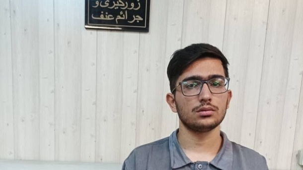 این پسر از زنان و مردان فیلم سیاه تهیه میکرد