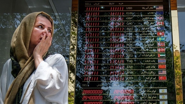 بازی دلار در محدوده 50 هزار تومان