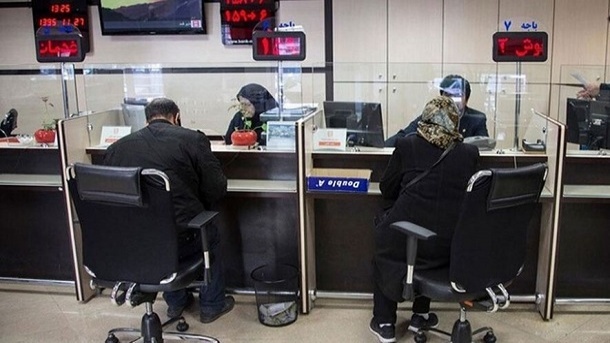 ادغام و انحلال هیچ بانکی در دستور کار بانک مرکزی نیست