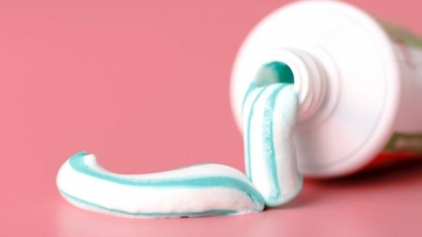 ترفندهای جالب و کاربردی خانه داری با خمیر دندان