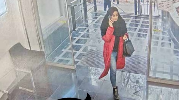 این زن شیاد را شناسایی کنید