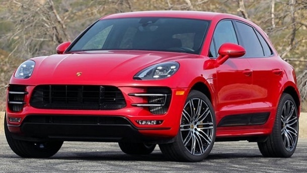 جنجال خودروهای لوکس بازیکنان فوتبال ادامه دارد