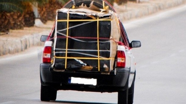 فیلم | شوتی‌های مسیر عسلویه بار خود را کنار جاده رها کردند