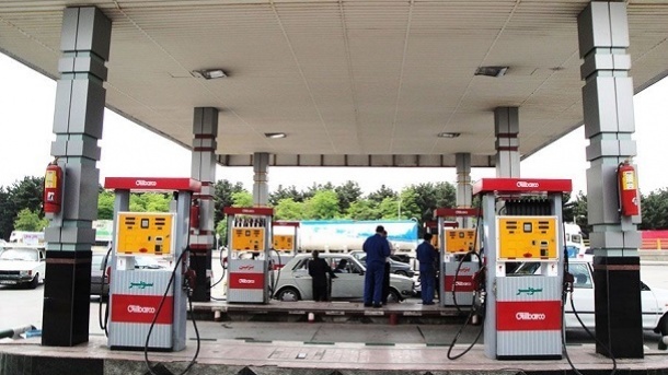 دولت درباره قیمت بنزین شفاف سازی نمی‌کند