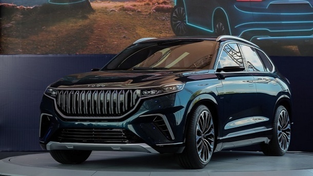 فیلم | اردوغان به بن‌سلمان خودرو ملی ترکیه را هدیه داد