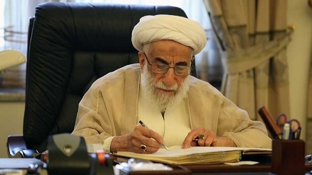 این روزنامه عملکرد 31 ساله آیت الله جنتی را زیر سوال برد