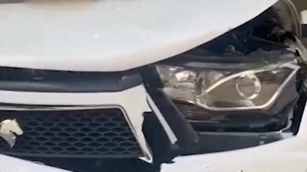 خسارت شدید به خودروی دنا با سرعت 10 کیلومتر