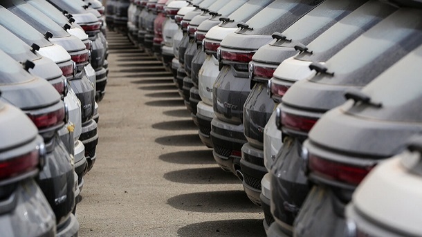 بلاتکلیفی عجیب متقاضیان خودروهای وارداتی