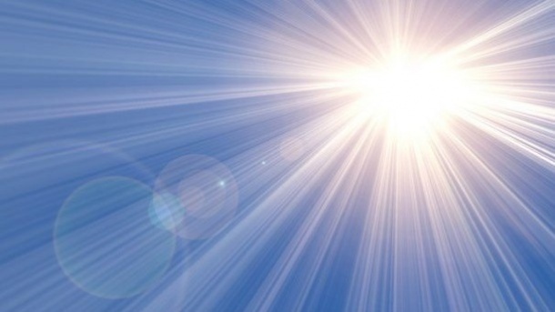 از ساعات ۱۱ تا ۱۵ در معرض نور خورشید قرار نگیرید