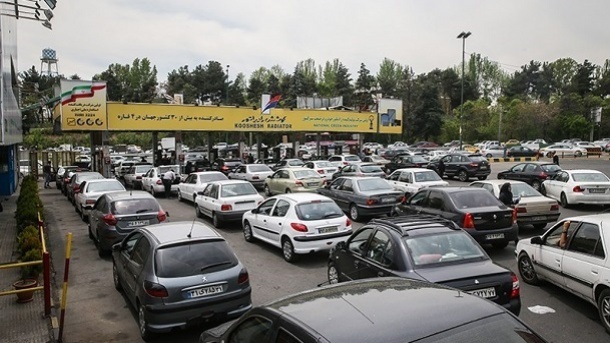 دلایل شکل‌گیری صف‌ طولانی در مقابل پمپ‌ بنزین‌