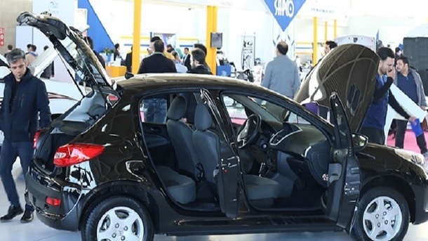 هیچ برنامهای برای آزادسازی قیمت خودرو نداریم