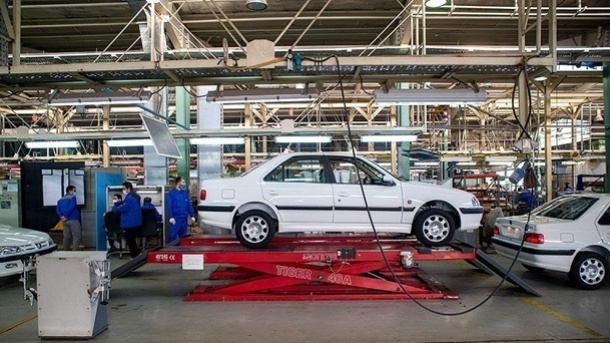 خودروی پژو پارس در خط پایان