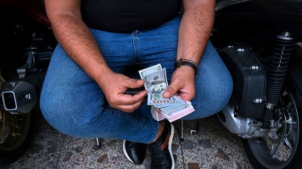 گرفتاری قیمت دلار در یک خاکریز مهم