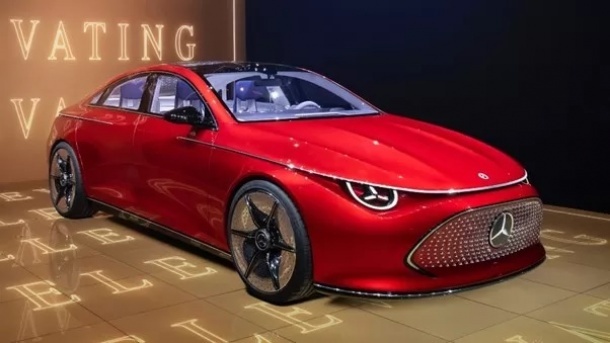 مرسدس بنز در برابر تسلا