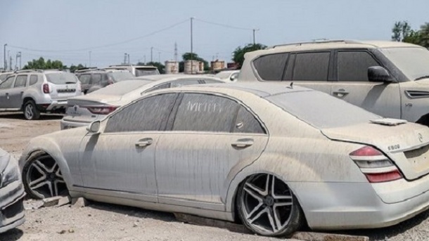 تعیین‌تکلیف 207‌ خودرو و 186 کانتینر متروکه