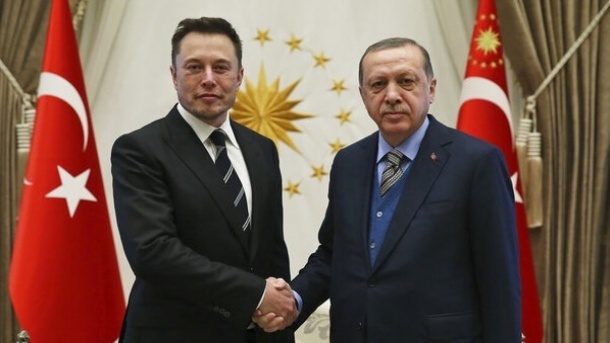 اردوغان: در ترکیه کارخانه تسلا احداث کنید