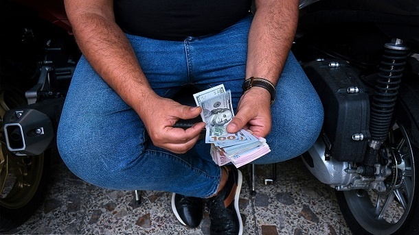 حد خرید دلار در بازار 