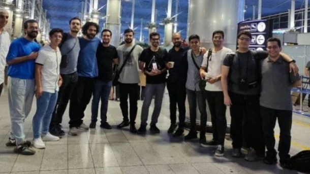 مهاجرت ۱۳ فارغالتحصیل دانشگاه شریف در یک شب به آمریکا + عکس