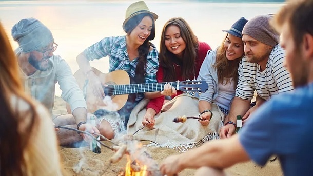 در چه سن و سالی شادتر زندگی می‌کنیم و احساس خوشبختی بیشتری داریم؟