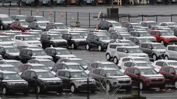 بلاتکلیفی 33 هزار نفر برای واردات خودرو
