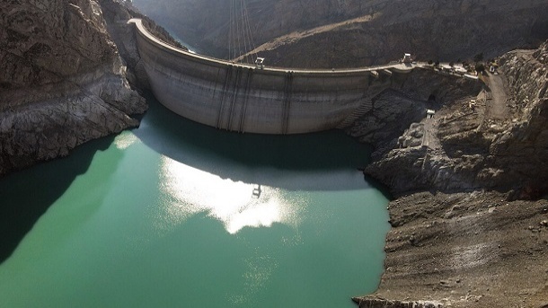 حجم آب 16 سد مهم کشور به نصف رسید