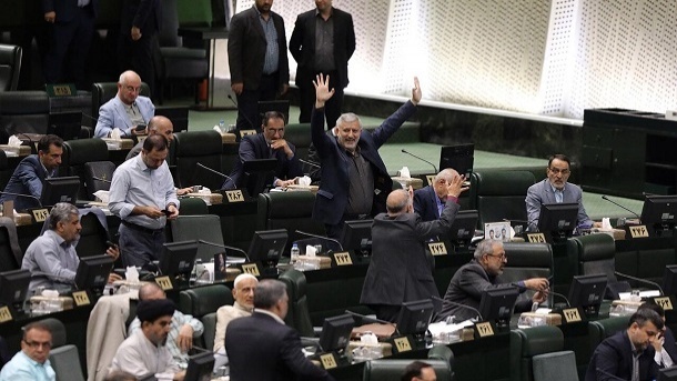 شنبه ها تعطیل می شود؟