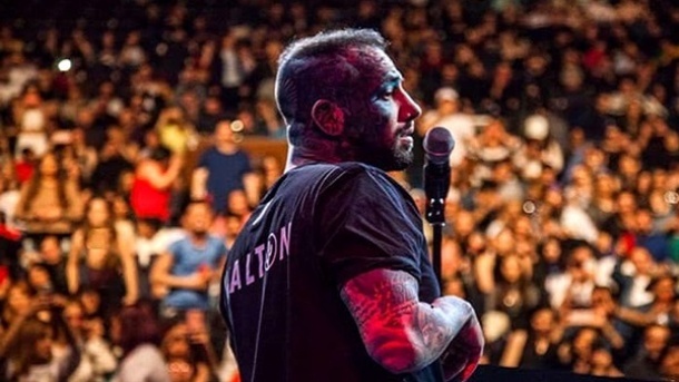 کنسرت امیر تتلو بخاطر توهین به ایرانیها لغو شد