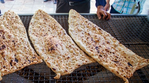 تداوم گران‌فروشی برخی نانوایان