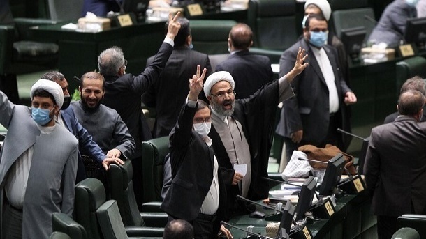 اولین واکنش مجلس به سخنان کارشناس زن در صداوسیما