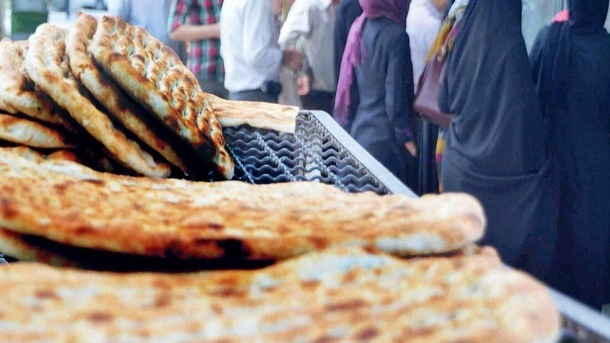 فروش غیرقانونی 14 هزار نان در یک نانوایی