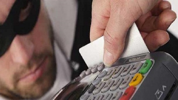 تخمه فروش دورهگرد کلاهبردار بود