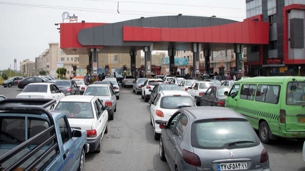 دولت میگويد مخالف اعطای بنزين به همه است