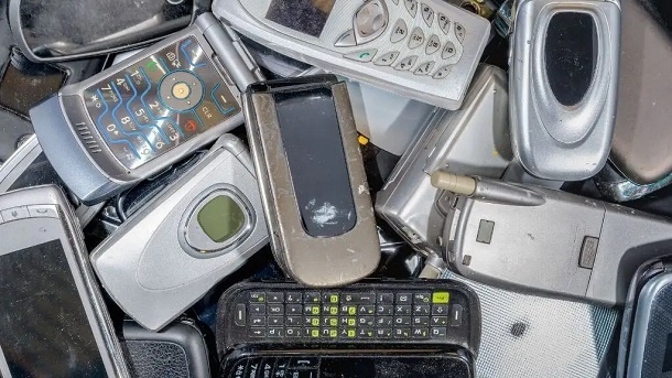 اروپایی‌ها با لپ‌تاپ‌ و گوشی‌های قدیمی‌شان چه می‌کنند؟