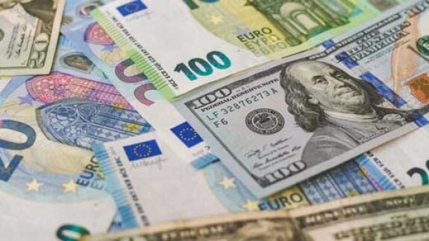 سقوط بی سابقه دلار جهانی