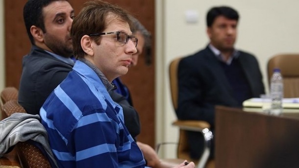 چرا وزارت نفت اموال بابک زنجانی را به فروش نمی‌گذارد؟