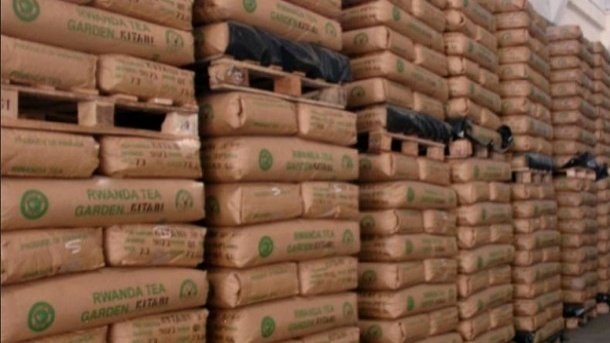 بارگیری چایهای دپو شده 16 سال پیش برای صادرات