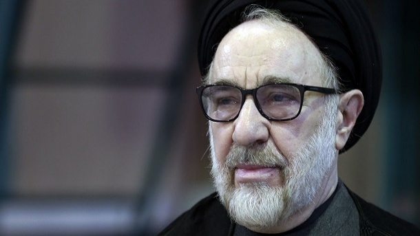 حمله کیهان به خاتمی: بیاراده و بی شخصیت است