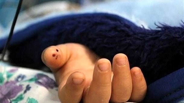 10 روز پس از شکنجه به دست نامادری، آوا کوچولو در بیمارستان جان باخت