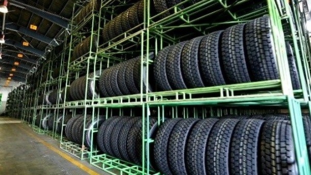 کنترل بازار لاستیک با کاهش عرضه تایر به خودروسازان‌