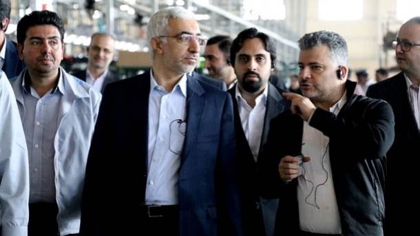 بازدید رئیس سازمان بورس از کارخانه کرمان موتور