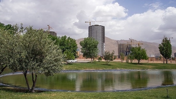 سایه‌ بلندمرتبه‌ها بر پیکر باغ گیاه‌شناسی تهران