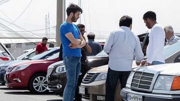 برای خرید خودرو چند سال باید صبر کرد؟