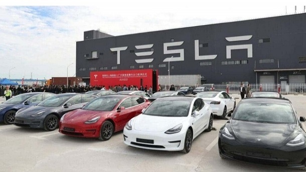 سقوط ارزش سهام تسلا